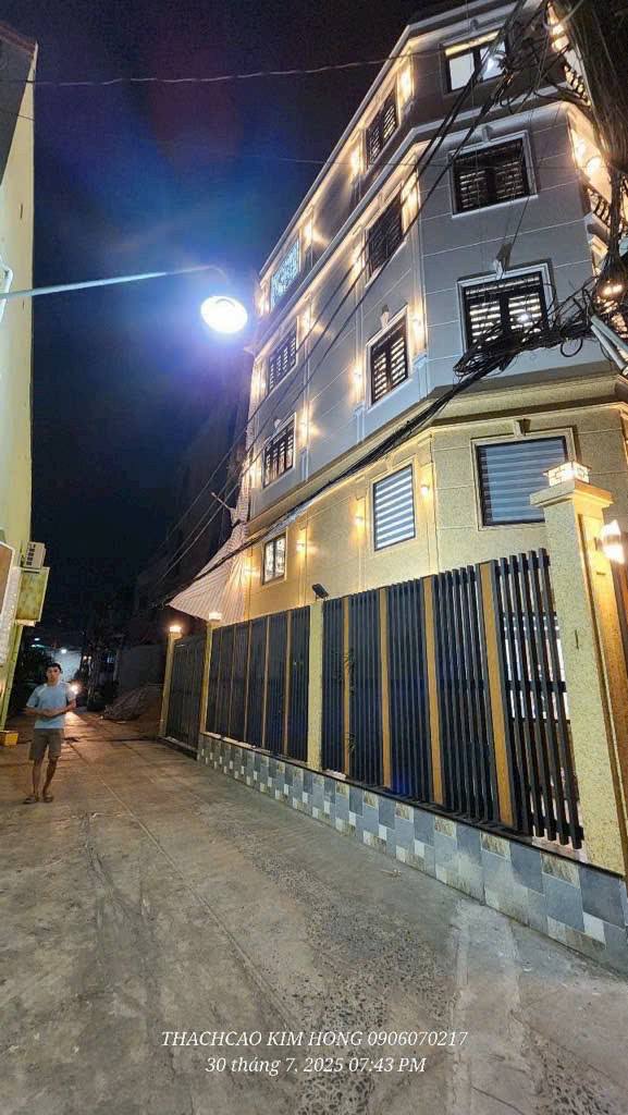 Nhà phố Tân Phú 100m² giá 9 tỷ - Lô góc 2 mặt thoáng, full nội thất cao cấp!