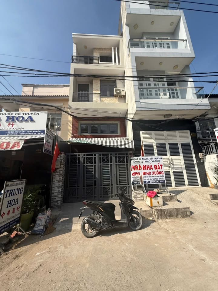 Nhà cho thuê đường Nguyễn Quý Yêm, Bình Tân 80m² giá 15 triệu - Thích hợp làm văn phòng!