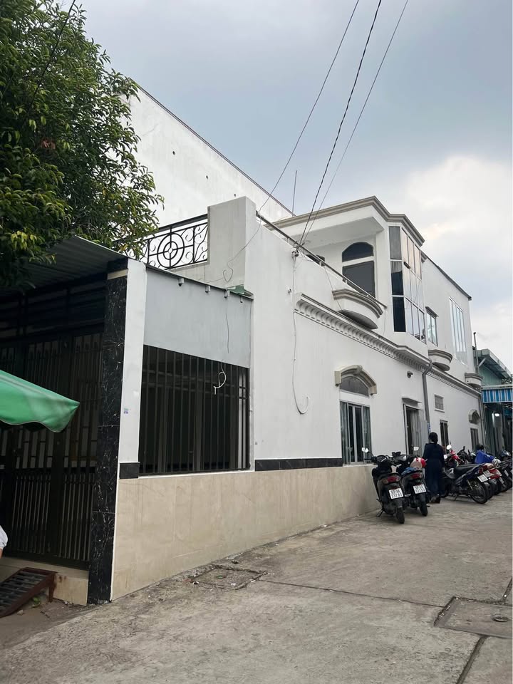 Nhà mặt tiền Ấp Chiến Lược, Bình Tân 80m² giá 13 triệu - Mặt tiền kinh doanh sầm uất!