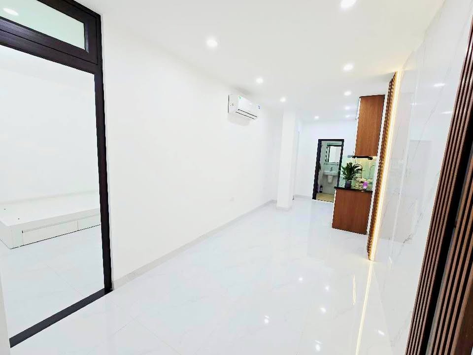 Căn hộ TT tầng 1 phố Trần Cung 70m² giá 5.85 tỷ - Full nội thất xịn, chính chủ!