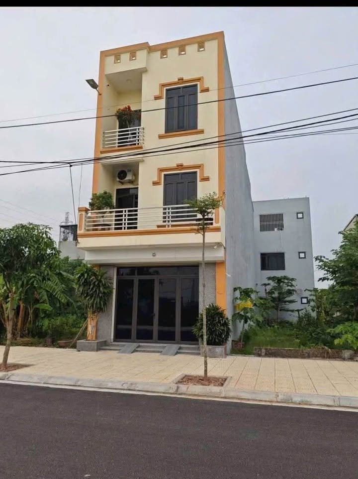 Nhà 3 tầng mặt đường N2, Thanh Châu 98m² giá 4 tỷ - Sẵn sàng vào ở!