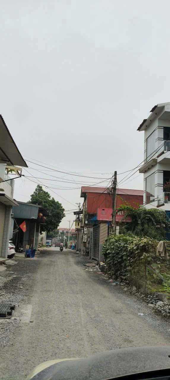 Đất nền Hồng Tiến 140m² giá thương lượng - Tiềm năng kinh doanh tuyệt vời!