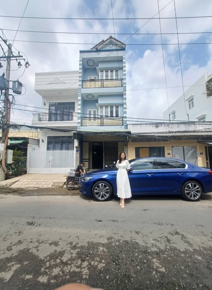 Nhà phố 2 lầu đường Nguyễn Thị Tính, 187.8m² giá 6.9 tỷ - Pháp lý rõ ràng, vị trí đẹp!