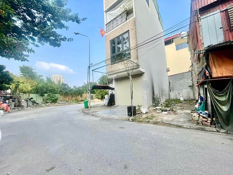 Nhà riêng đường Tu Hoàng, phường Xuân Phương, 42m² giá 9 tỷ - Ô tô tránh, vỉa hè rộng!