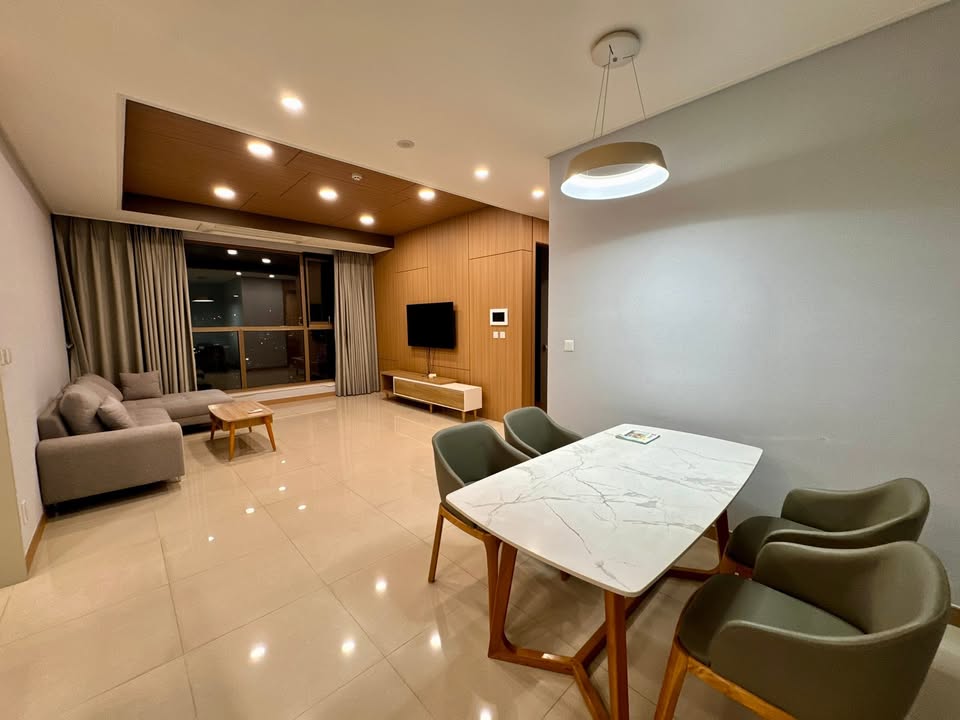 Căn hộ 2 ngủ Tòa 902 Starlake Bắc Từ Liêm 96m² giá 16 tỷ - Nội thất đầy đủ, view thành phố