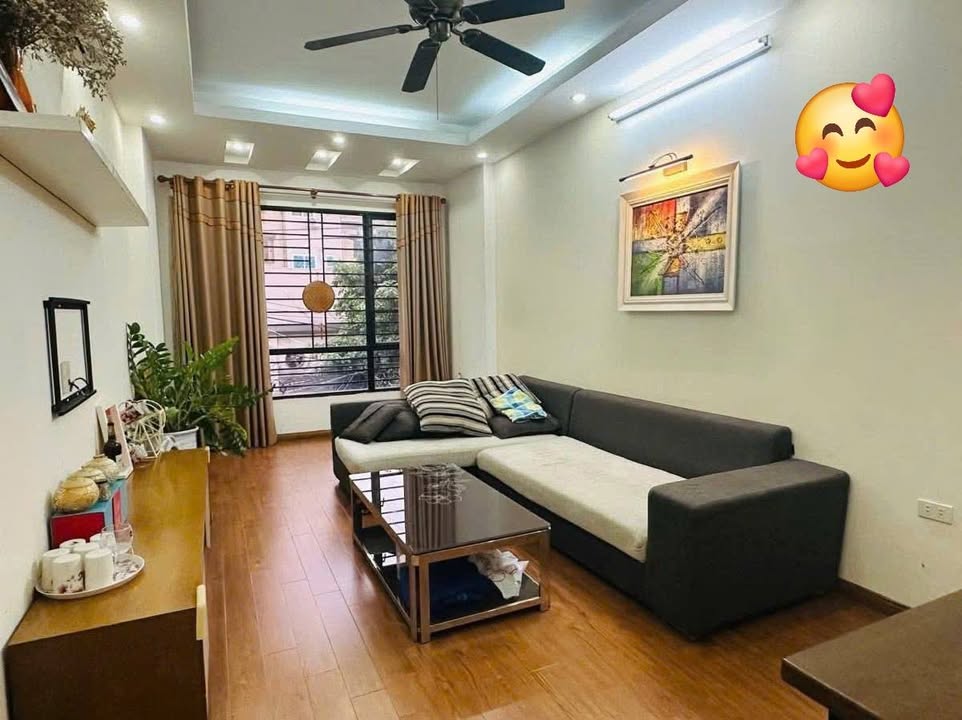 Cho thuê nhà nguyên căn 30m² ngõ 203 Lĩnh Nam, Hoàng Mai - Nội thất đầy đủ, giá 10.5 triệu/tháng!