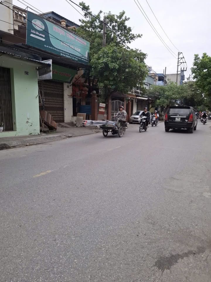Bán đất tặng nhà mặt đường Trần Huy Liệu 54m² giá 4.2 tỷ - Vị trí kinh doanh thuận lợi!