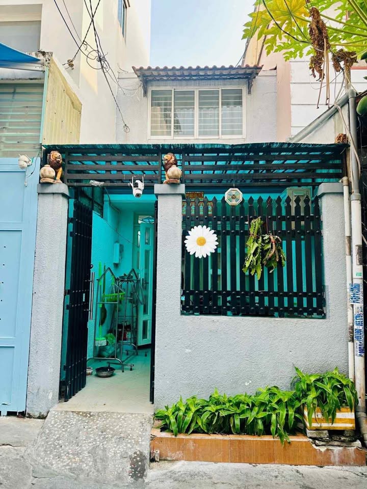 Nhà 2 tầng Bùi Minh Trực, Quận 8, 72m², giá 4.28 tỷ - Hẻm xe hơi, sổ hồng chính chủ!