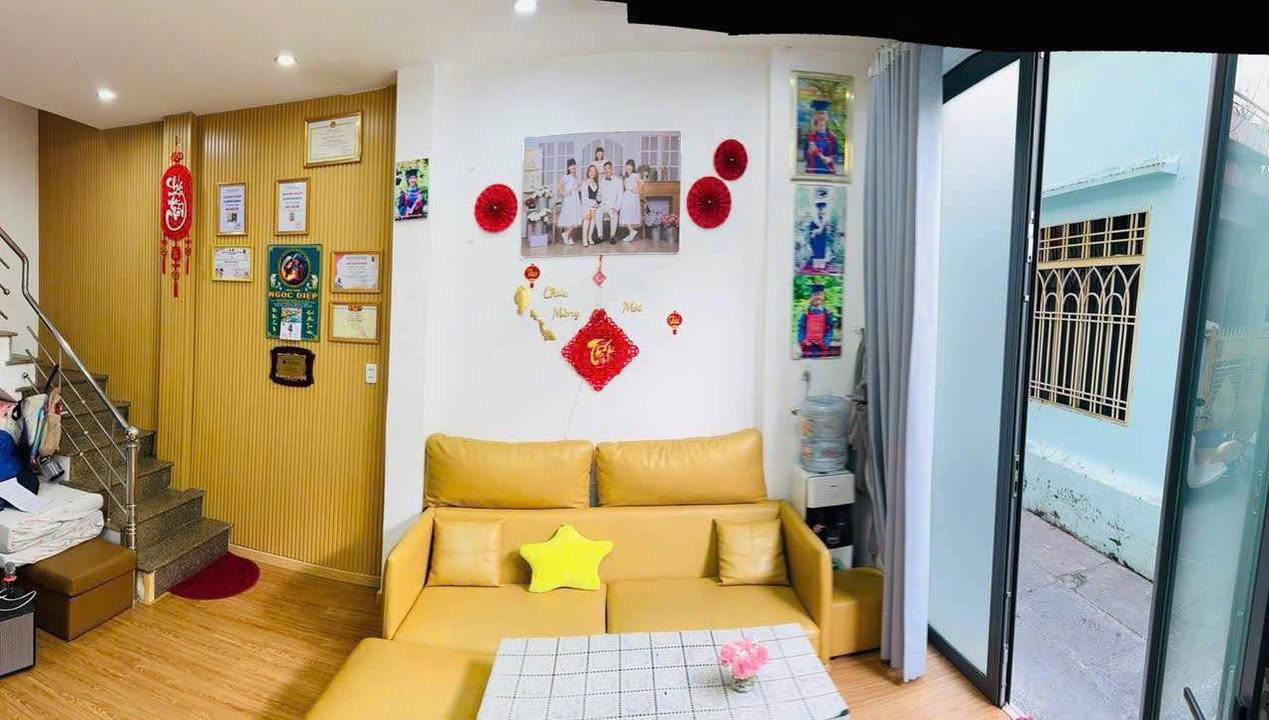 Nhà 2 tầng Trần Cao Vân, Đà Nẵng 33m² giá 2.9 tỷ - Cách biển 80m!