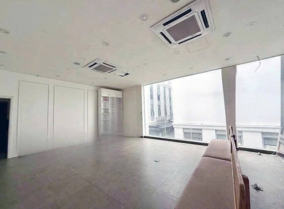 Nhà mặt tiền đường 30/4, quận Ninh Kiều, Cần Thơ - Diện tích 108m², giá chỉ 55 triệu/tháng!