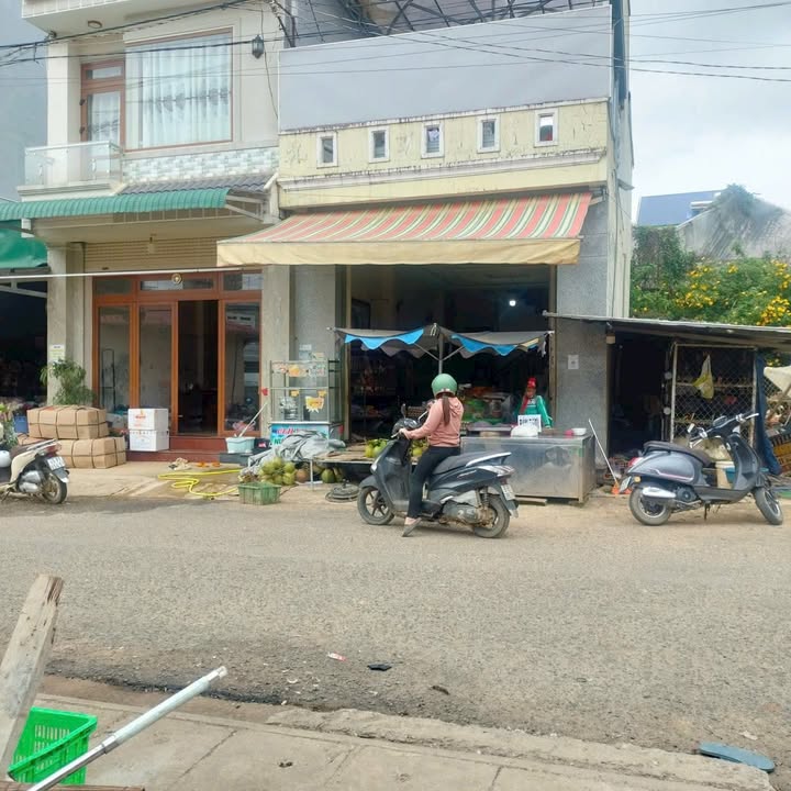Nhà Kinh Doanh Đắc Địa Chợ Lạc Dương Đà Lạt 75m² - Giá Chỉ 5.5 Tỷ!