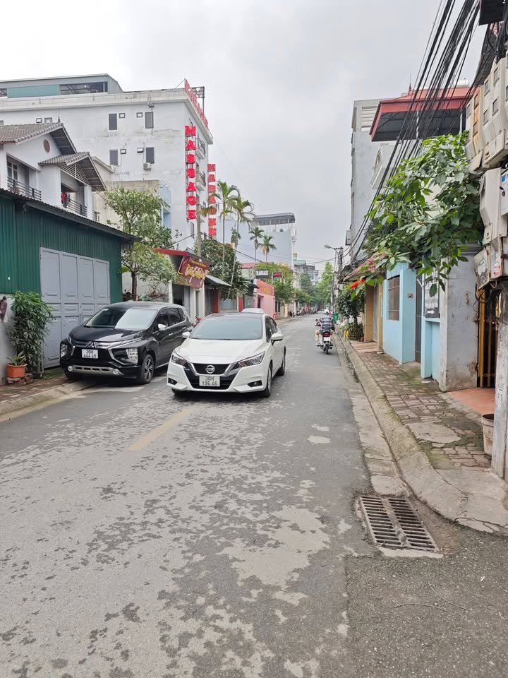 Đất nền Giang Biên 58m² giá 11 tỷ - Cơ hội đầu tư hấp dẫn!