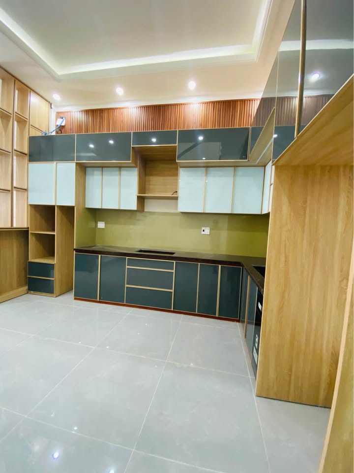 Nhà mặt tiền Đặng Trần Côn, Pleiku 150m² giá 3.7 tỷ - Thiết kế hiện đại, tiện ích đầy đủ!