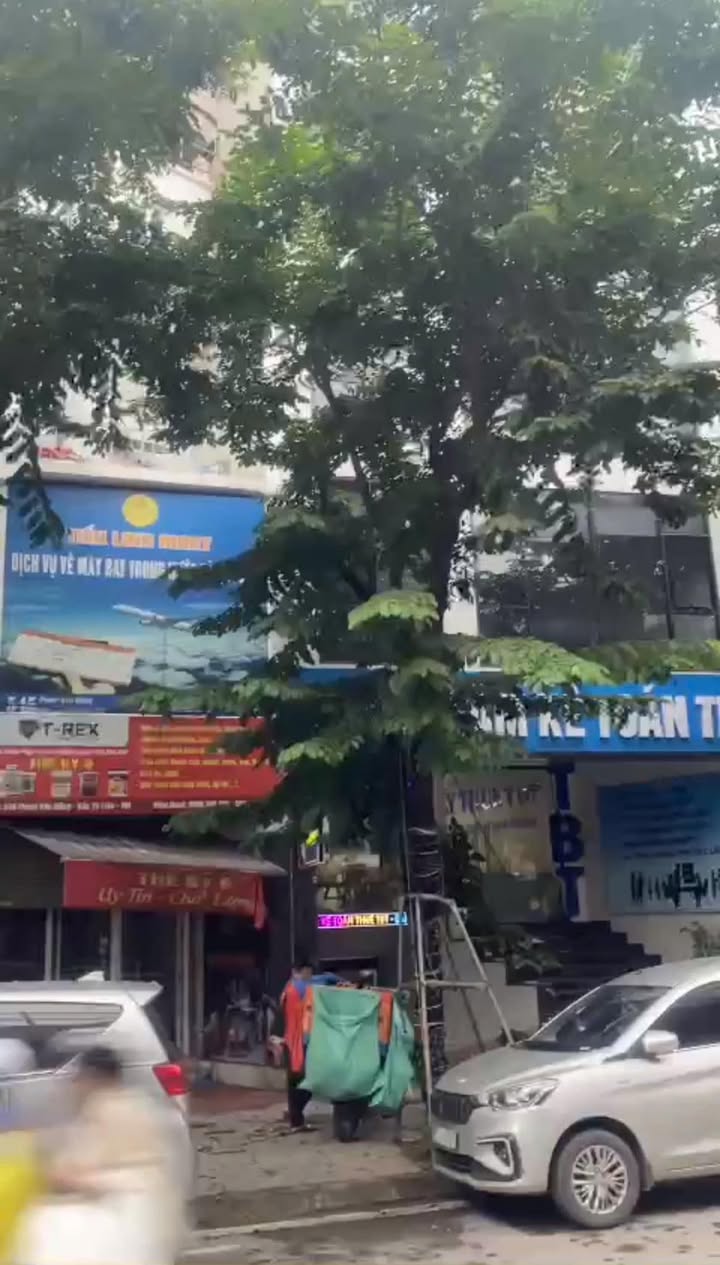 Nhà mặt tiền Phạm Văn Đồng, Cầu Giấy 40m² giá 13 triệu - Kinh doanh đắc địa!