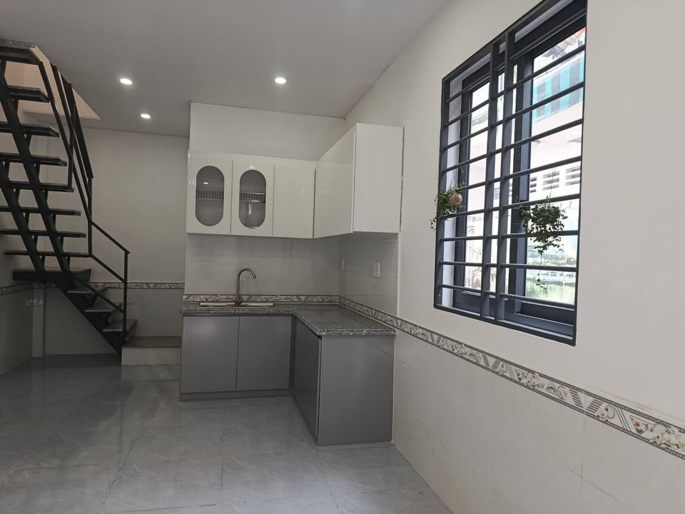 Nhà Tân Phú 32m² giá 3.6 tỷ - Vị trí đẹp, vào ở ngay!
