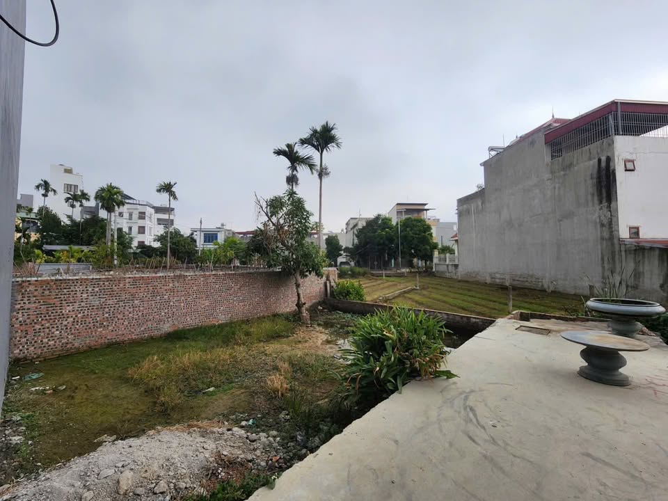 Nhà mặt tiền 10m ngõ 389 Đằng Hải 75m² giá 3.8 tỷ - Vị trí đẹp, tiện ích đầy đủ!