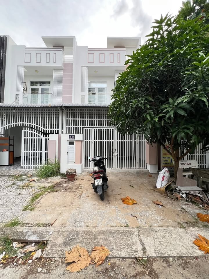 Nhà phố 100m² tại P17, đường Nam Kỳ Khởi Nghĩa, Rạch Giá - Giá chỉ 3.25 tỷ!
