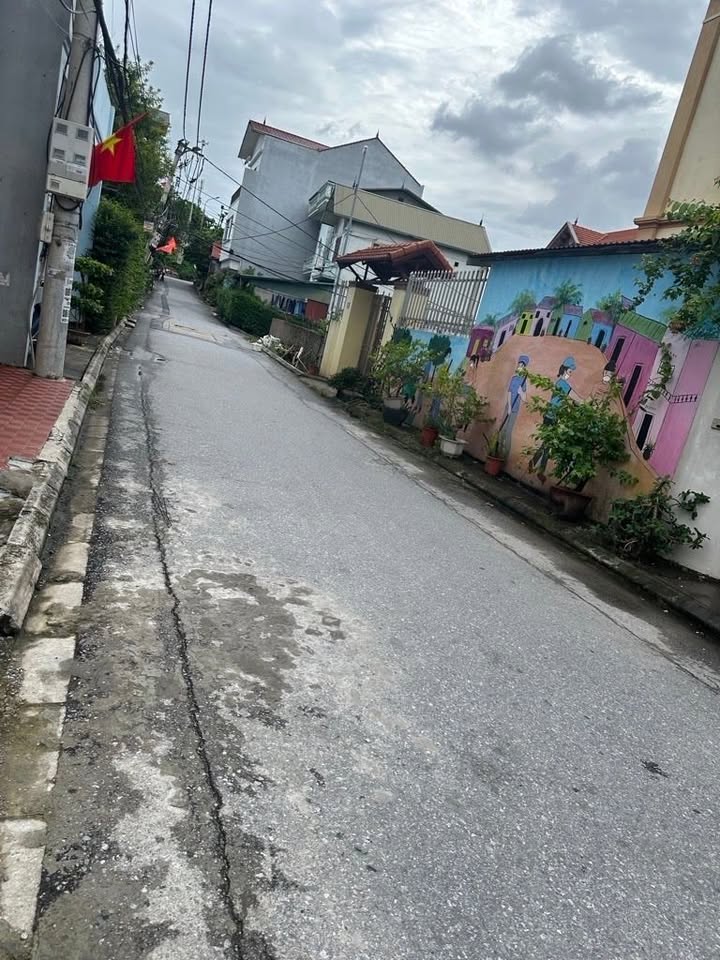 Đất Bát Tràng, Gia Lâm 35m² giá 4.72 tỷ - Sổ đỏ chính chủ, sẵn sàng giao dịch!