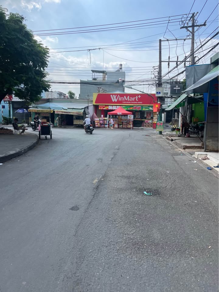 Nhà riêng Dĩ An 72m² giá 2.39 tỷ - Sổ hồng riêng, xây dựng tự do!