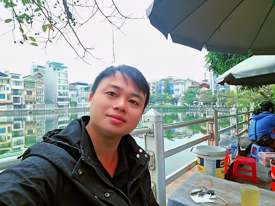 Nhà riêng Hồng Tiến, Bồ Đề, 44m², 5 tầng - Ô tô đỗ cửa, gần hồ Bồ Đề!