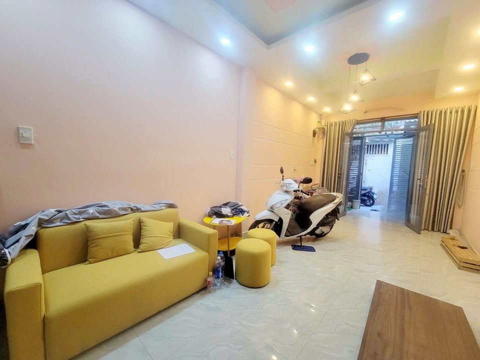 Nhà phố Hồ Thị Kỷ Quận 10 33m² giá 7.7 tỷ - Tặng nội thất sang trọng!