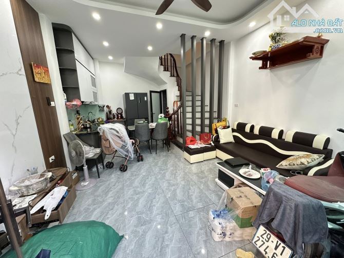 Nhà phố Tân Mai, 34m², 6 phòng ngủ, giá 6.2 tỷ - Cơ hội đầu tư không thể bỏ lỡ!