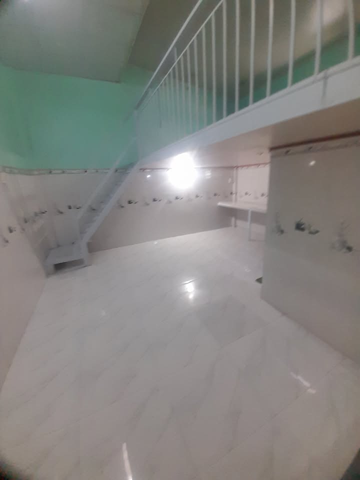 Nhà nguyên căn Nhị Bình, Hóc Môn 32m² giá 2 triệu - Gác lửng sạch sẽ!