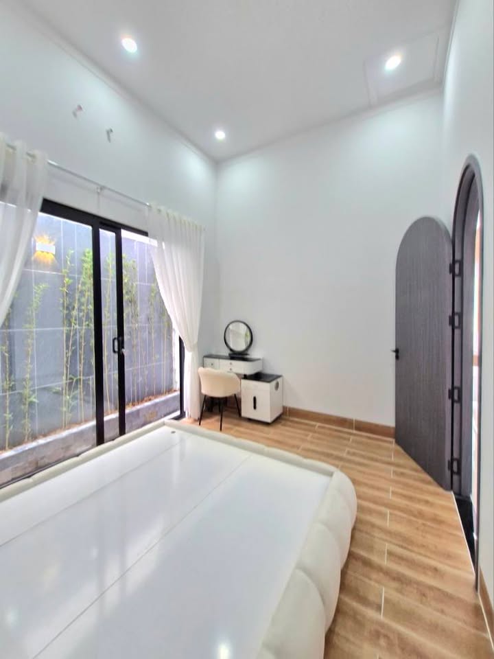 Nhà mới Hòa Thành 125m² giá 1.59 tỷ - Tặng nội thất cơ bản!