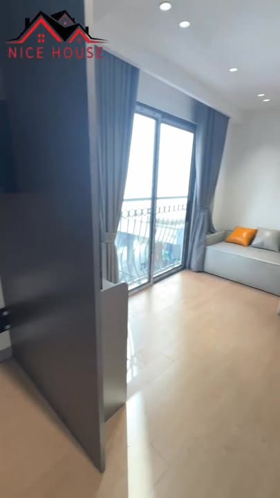 Nhà cấp cao 1 ngủ 1 bếp ngõ 43 Trung Kính - Nội thất đầy đủ chỉ việc ở ngay!