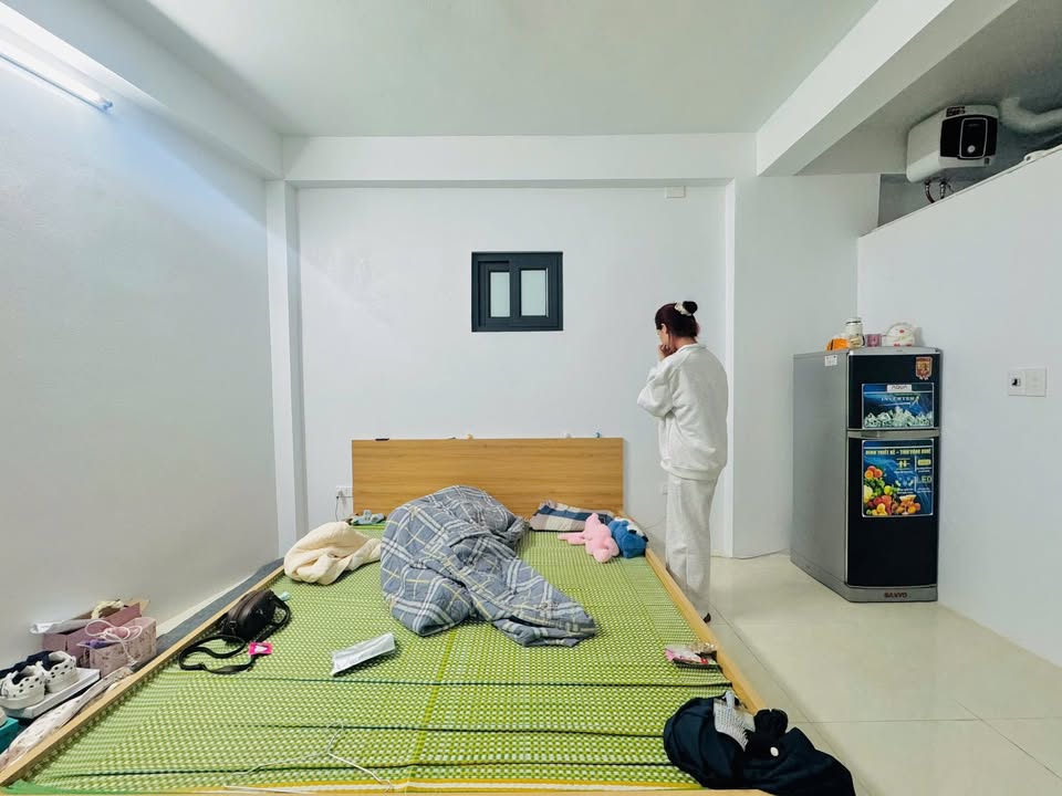 Phòng trọ tại ngõ 132 Cầu Diễn, 20m² giá chỉ 3 triệu - Full nội thất thoáng mát!