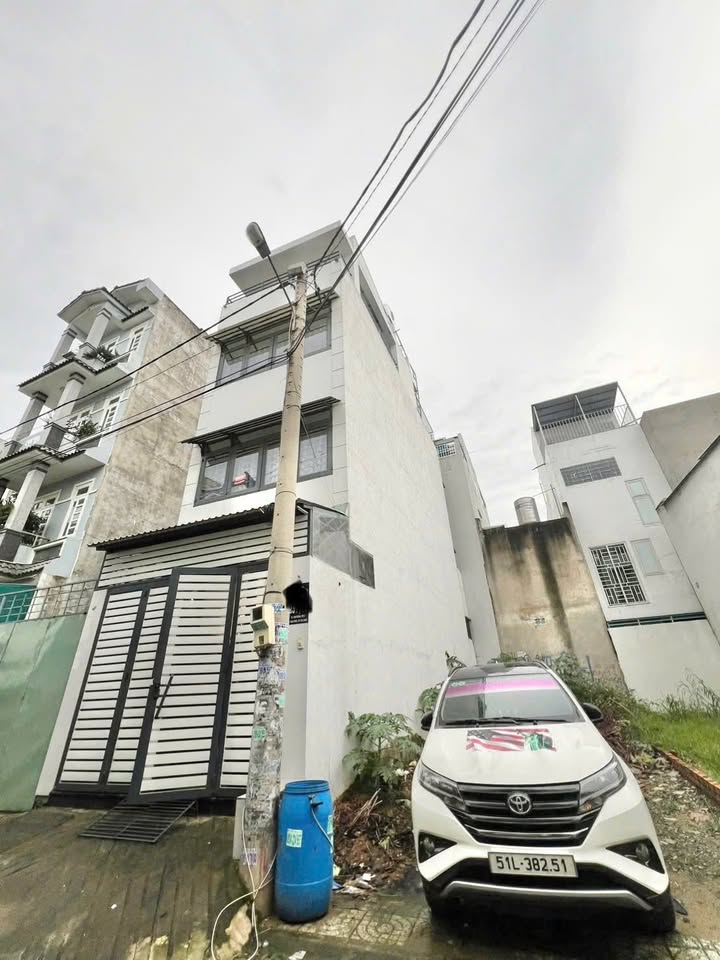 Nhà cho thuê 4PN đường Tam Bình, Thủ Đức 200m² - Sẵn sàng vào ở!