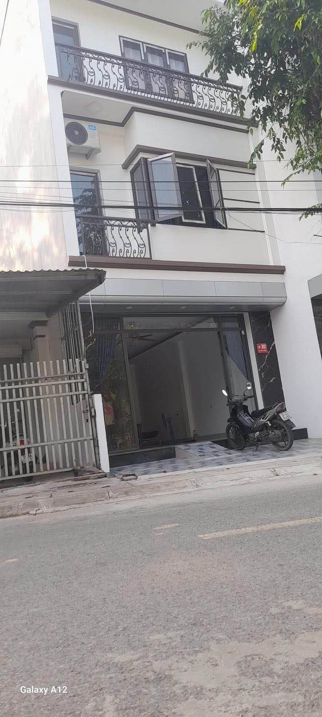 Bán nhà 3 tầng mặt đường Trần Phú, Yên Bái 75m² giá 2.7 tỷ - Nhà mới, vị trí đắc địa!