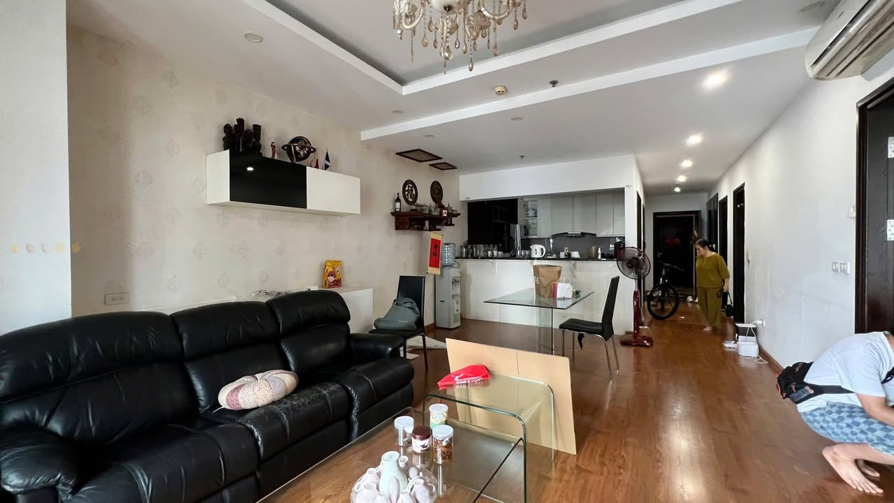 Căn hộ 3 phòng ngủ Royal City 113m² giá 23 triệu - Full nội thất sang trọng!