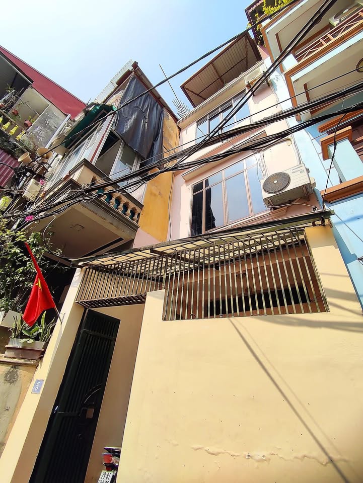 Nhà phố Hoàng Hoa Thám Ba Đình 45m² giá 5.2 tỷ - Thiết kế hiện đại, sẵn sàng ở ngay!