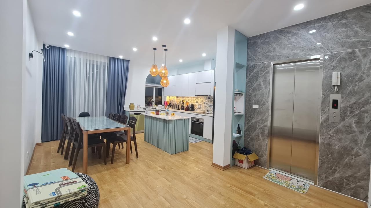 Nhà phố Đội Nhân 43m² giá 8.5 tỷ - Thiết kế hiện đại, tặng full nội thất!