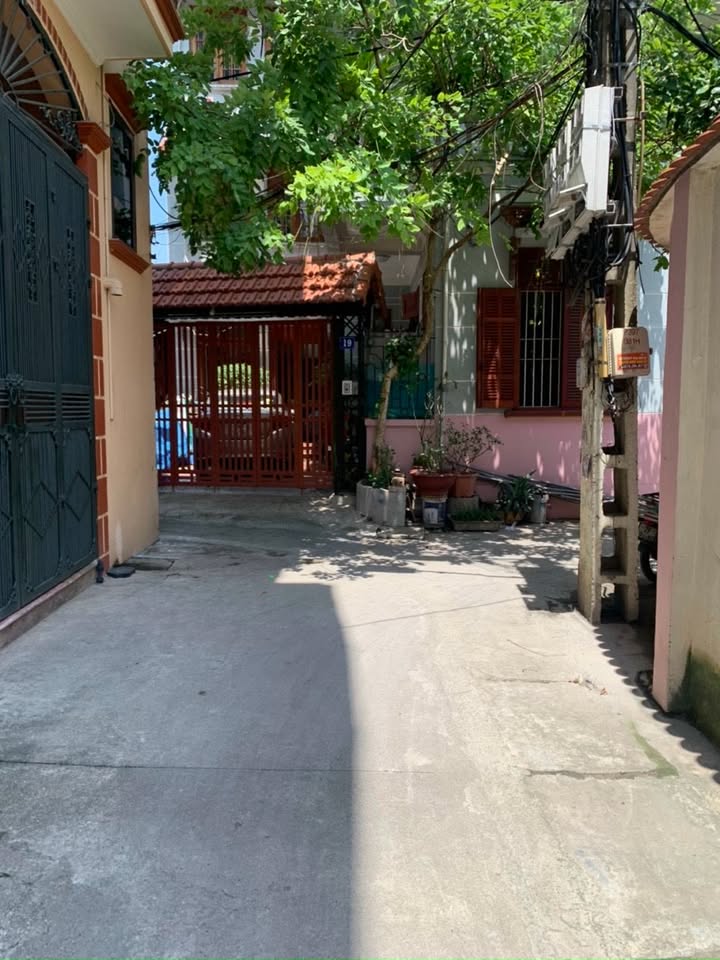 Nhà 5 tầng Phúc Diễn 35m² giá 3 tỷ - Vị trí đẹp, giao thông thuận lợi!