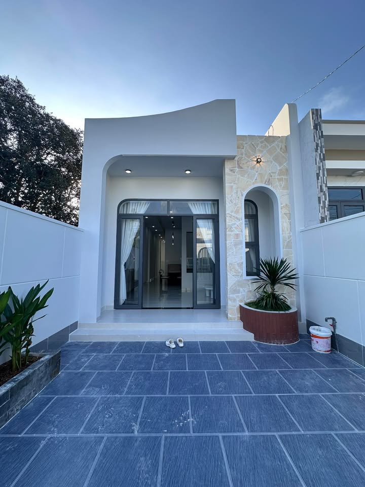 Nhà xinh như homestay tại Hòa Thành, 125m², giá 1.59 tỷ - Đến xem ngay!