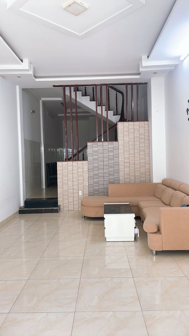 Nhà đẹp Lê Bá Trinh Đà Nẵng 60m² giá 7 tỷ - Ô tô đỗ cửa, vào ở ngay!
