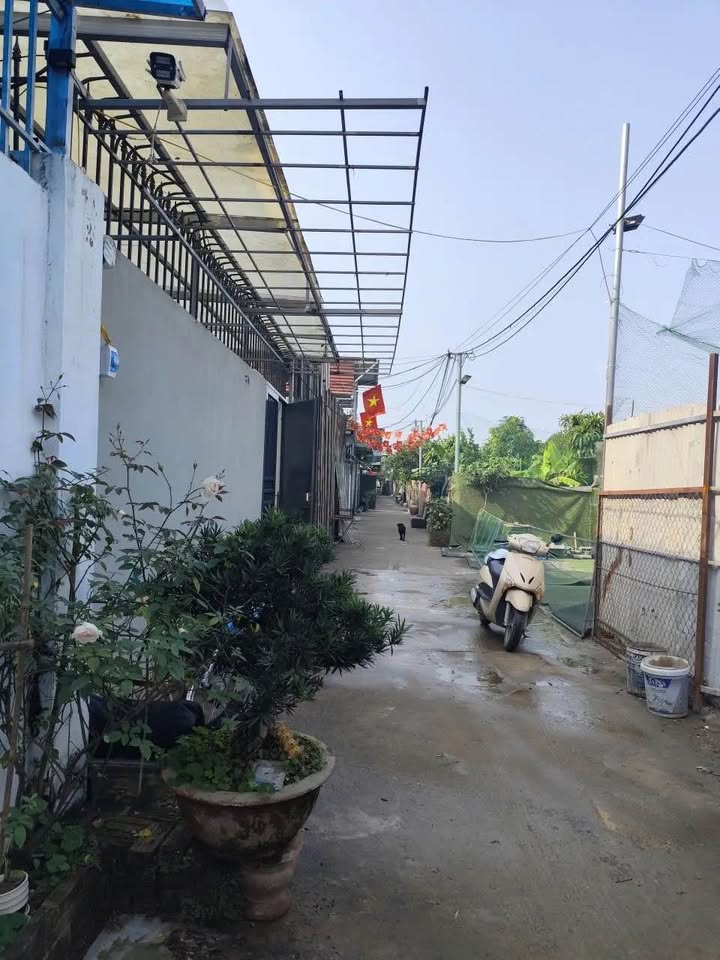 Nhà 3 tầng An Dương Tây Hồ 105m² giá 2.8 tỷ - Không gian sống lý tưởng!