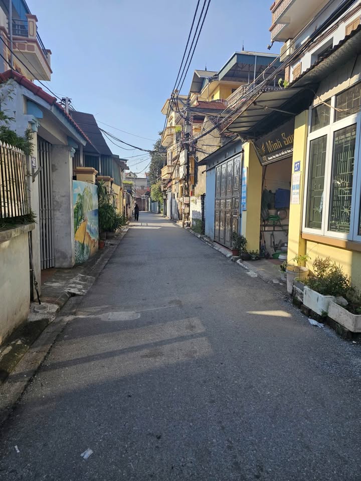 Đất nền Kim Sơn, Gia Lâm 100m² giá 5 tỷ - Sổ đỏ chính chủ, ô tô vào tận nơi!