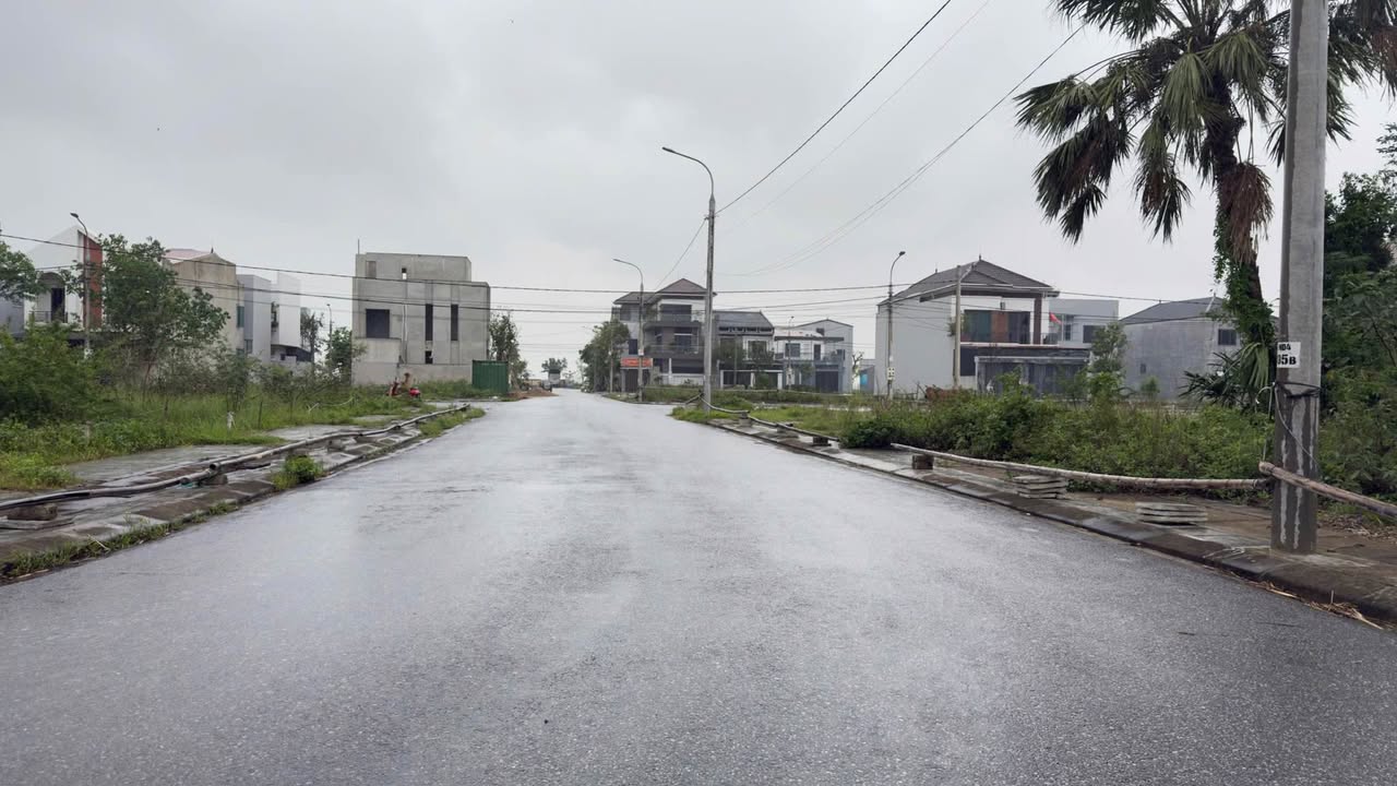 Lô đất góc đẹp 2 mặt tiền tại biệt thự Nam Nguyễn Du, 345m² giá 8 tỷ - Cơ hội đầu tư hiếm có!