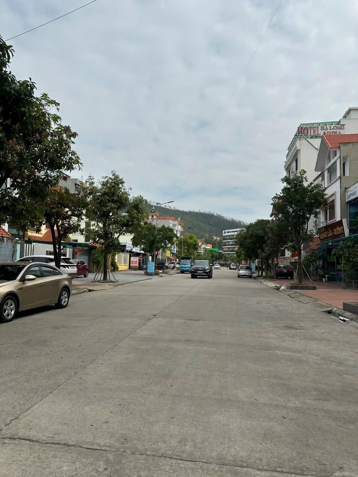 Nhà phố Bt Sân Vườn Bãi Cháy 140m² giá 7 tỷ - Cơ hội an cư lý tưởng!