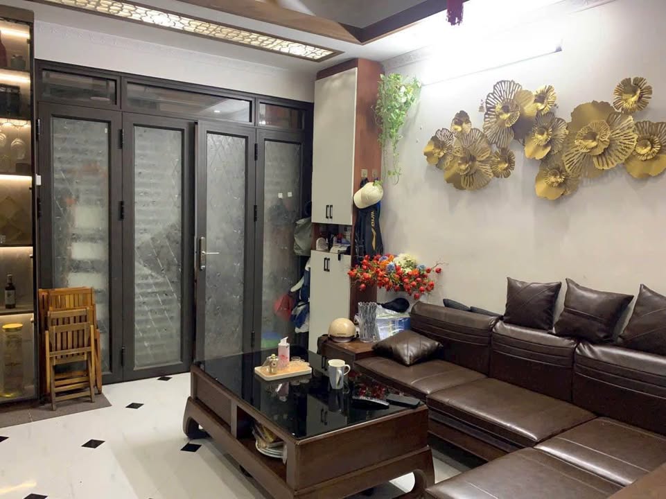 Nhà 5 tầng Dương Nội 30m² giá 5.2 tỷ - Ô tô đỗ ngày đêm sát nhà!