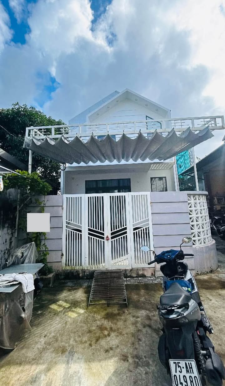 Nhà 2 tầng 100m² tại Lê Quang Đạo, An Đông - Giá chỉ 3 tỷ!