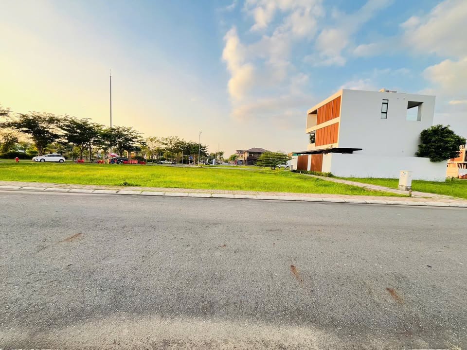 Đất nền KDC Nam Long 2 Cái Răng 225m² giá 9.3 tỷ - Sổ hồng thổ cư 100%!