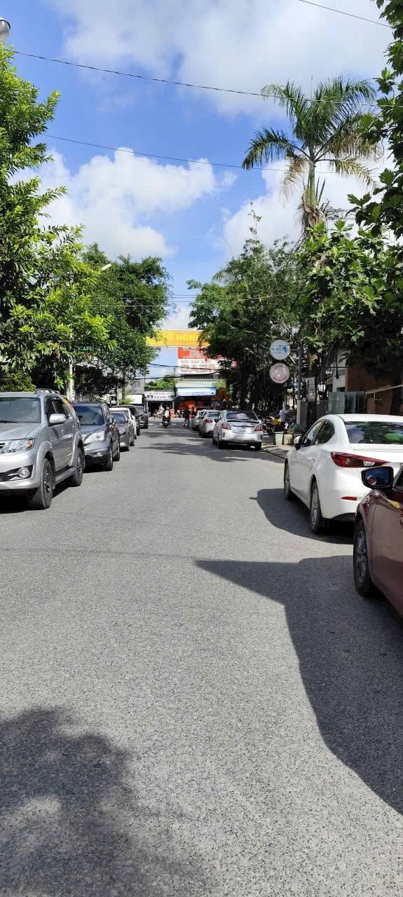 Mặt tiền Xuân Thủy KDC Hồng Phát 103m² giá 5.7 tỷ - Sổ hồng thổ cư, bớt chút ít!