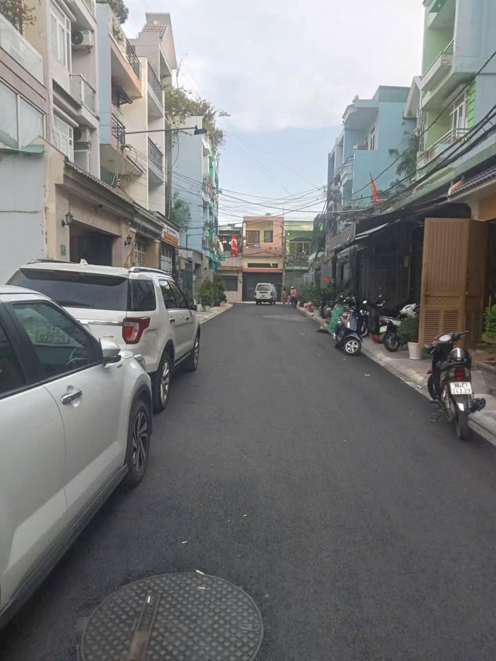 Nhà hẻm Phan Huy Ích, Tân Bình 105m² giá 12.7 tỷ - Chính chủ bán gấp!