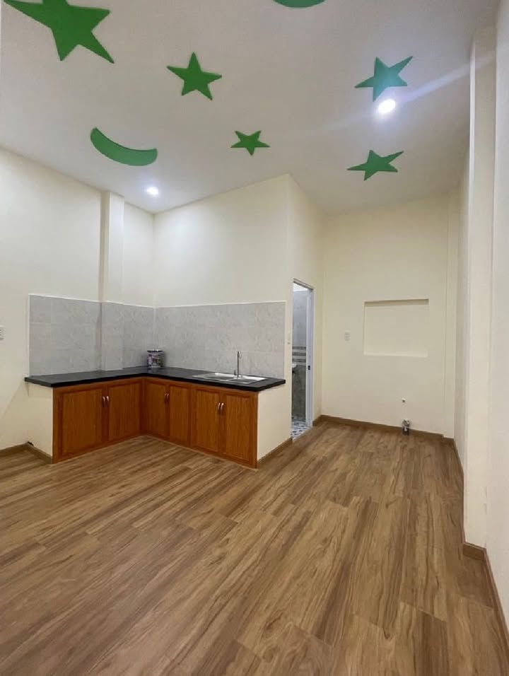Nhà riêng Trung Mỹ Tây 70m² giá 2 tỷ - Sổ hồng chính chủ, công chứng nhanh!