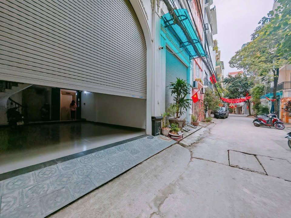 Nhà đẹp Tân Mai 45m² giá thỏa thuận - Ô tô vào tận nhà!