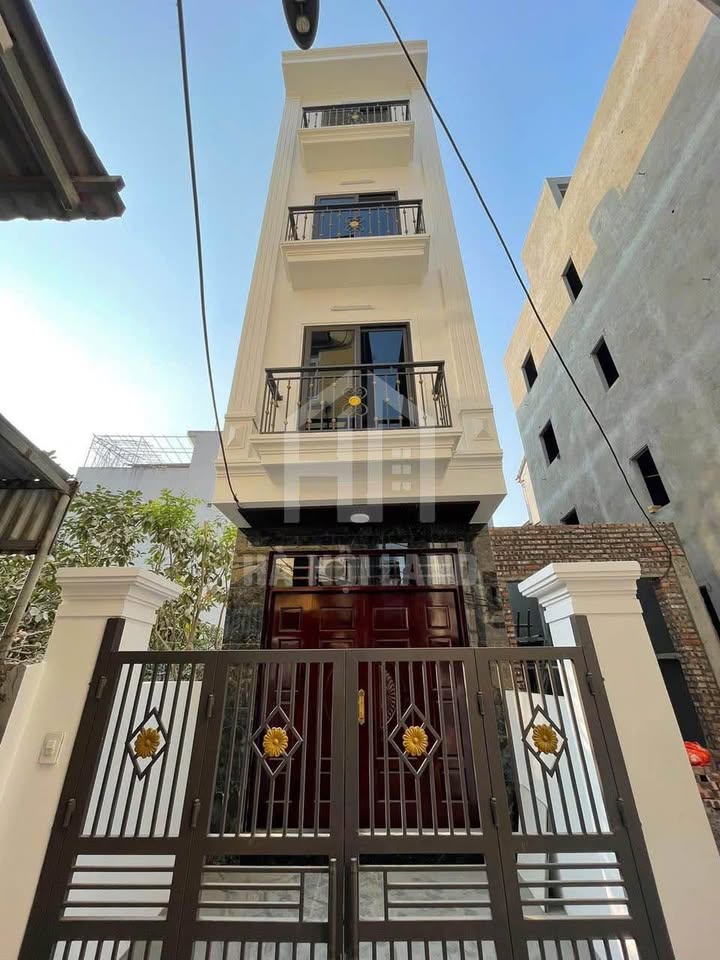 Nhà 5 tầng Kim Chung 50m² giá 7 tỷ - Ô tô vào tận nhà, đầu tư sinh lời!